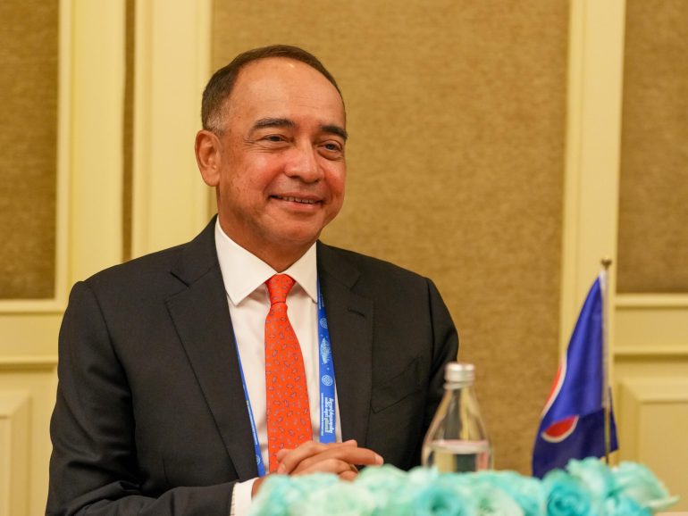 Nazir Razak Calls for Urgent Regional Integration Amid Economic Shifts