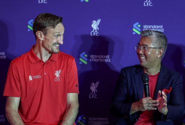 Tengku Zafrul and Liverpool’s Hyypiä share light moment at ASEAN dinne